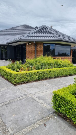 Exterior - Rosandra Retreat Studio (New Plymouth)