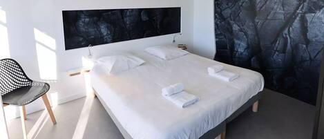 2 عدّة غرف نوم وخدمة الإنترنت