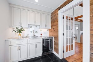 Fridge, microwave, oven, stovetop - Nauset Harbor Cottage: 112-O  Charming Coastal Retreat with Breathtaking Views – East Orleans (Orleans)