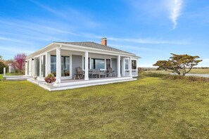 Exterior - Nauset Harbor Cottage: 112-O  Charming Coastal Retreat with Breathtaking Views – East Orleans (Orleans)