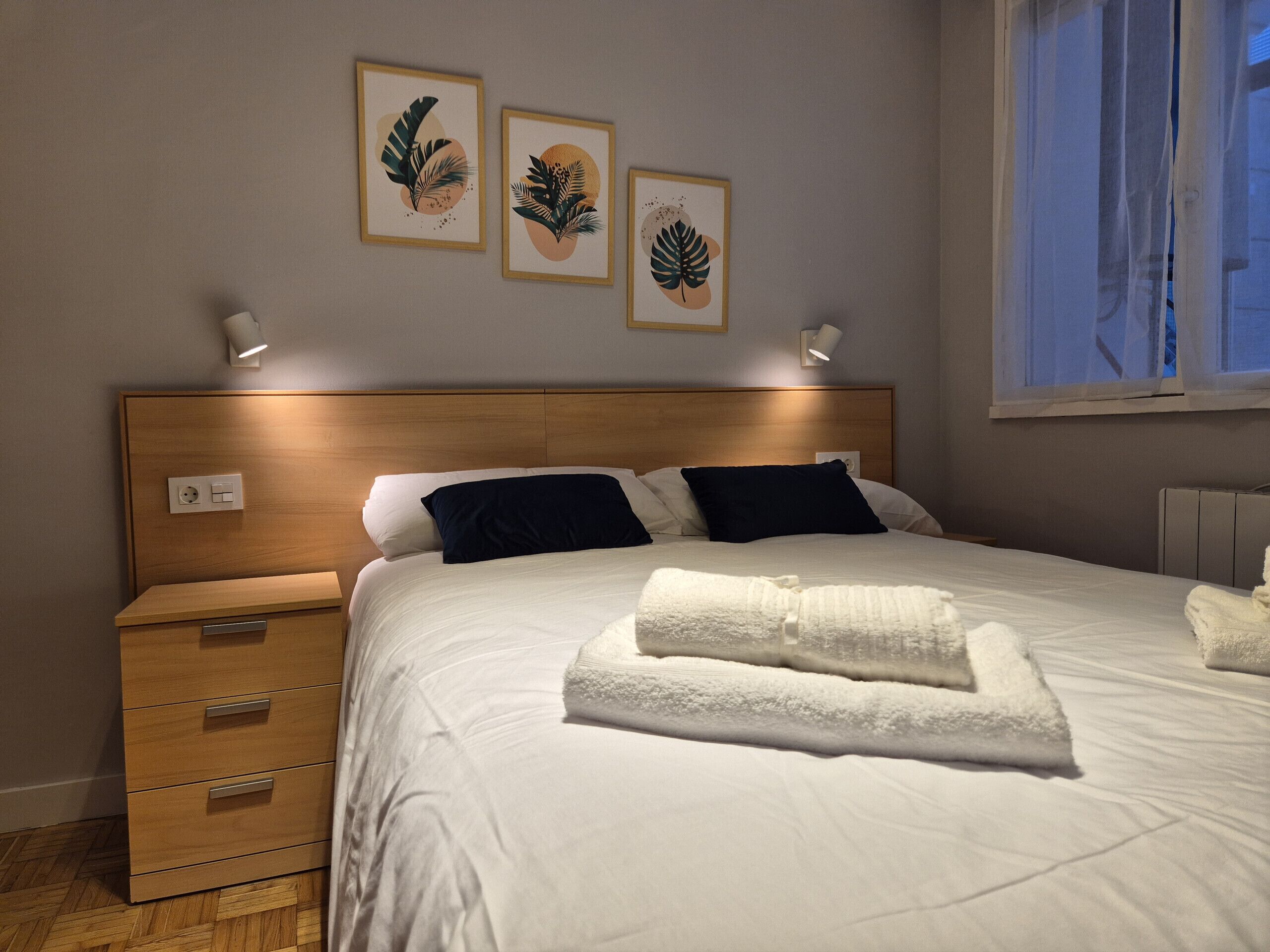 1 slaapkamer, een strijkplank/strijkijzer, gratis wifi, beddengoed