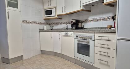 1A143 Amplio apartamento junto a la playa con masc