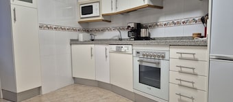 1A143 Amplio apartamento junto a la playa con masc