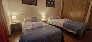 2 bedrooms, iron/ironing board, free WiFi, bed sheets