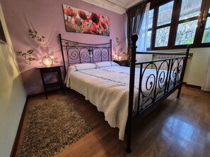 3 chambres, fer et planche à repasser, draps fournis