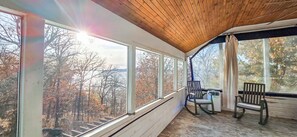 Interior - Gray Goose Manor | Lakefront, Fire Pit, Lake Views, Amazing Sunsets! (Stigler)