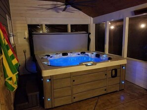 مغطس سبا داخلي