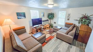 Smart TV - Nonie's Rustic Retreat I Cabin in Longtown (Eufaula)