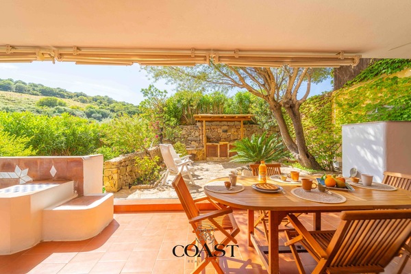 Facade/entrance,Garden,Garden view