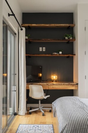 3 Schlafzimmer, Schreibtisch, Bügeleisen/Bügelbrett, WLAN