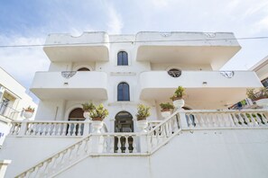 Exterior - WePuglia - Albero di Giada - Lapilli e Coralli (Polignano A Mare)