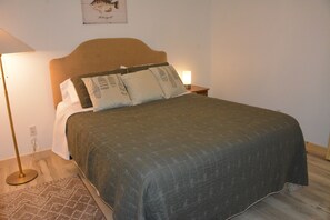 2 soverom, strykejern/-brett, reiseseng for barn og wi-fi