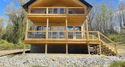 Family/Pet Friendly, Peaceful Cabin, Lakeview, Deck with Norfork Lake views