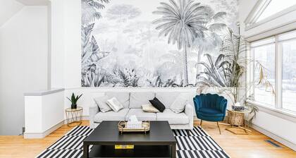 Chic Central 4BDRM Home-King Bed-AirHockey-Mins DT