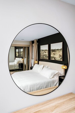 4 bedrooms, desk, iron/ironing board, free WiFi