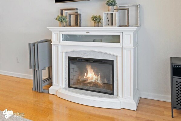 Interior - Luxury Lakefront Retreat w/ Game Room! (Anchorage)