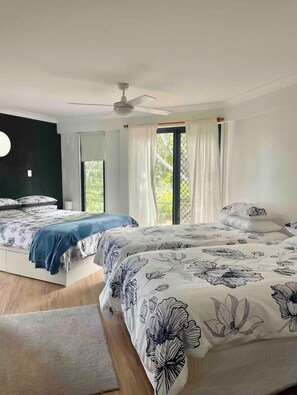 4 bedrooms, desk, iron/ironing board, travel cot