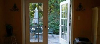 Adorable Cottage, Walk to Train, Basking Ridge Border, Close to Newark Aiport