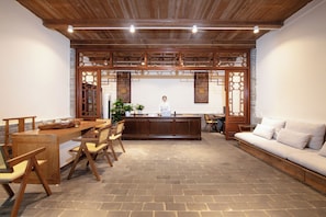 Reception - Hidden Dragon Villa (Guilin)
