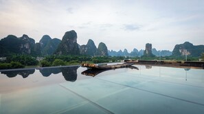 Terrace/patio - Hidden Dragon Villa (Guilin)