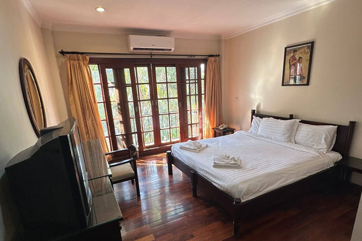 Standard Double Room, 1 Bedroom, City View | Desk, free WiFi