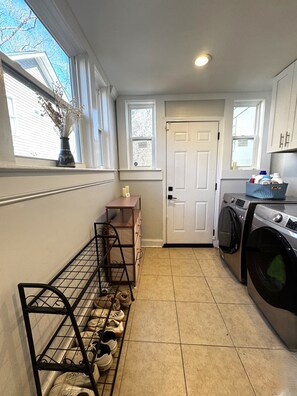 Interior - Beautiful 1920s restoration home in Atlanta - King Suite and private parking (Atlanta)