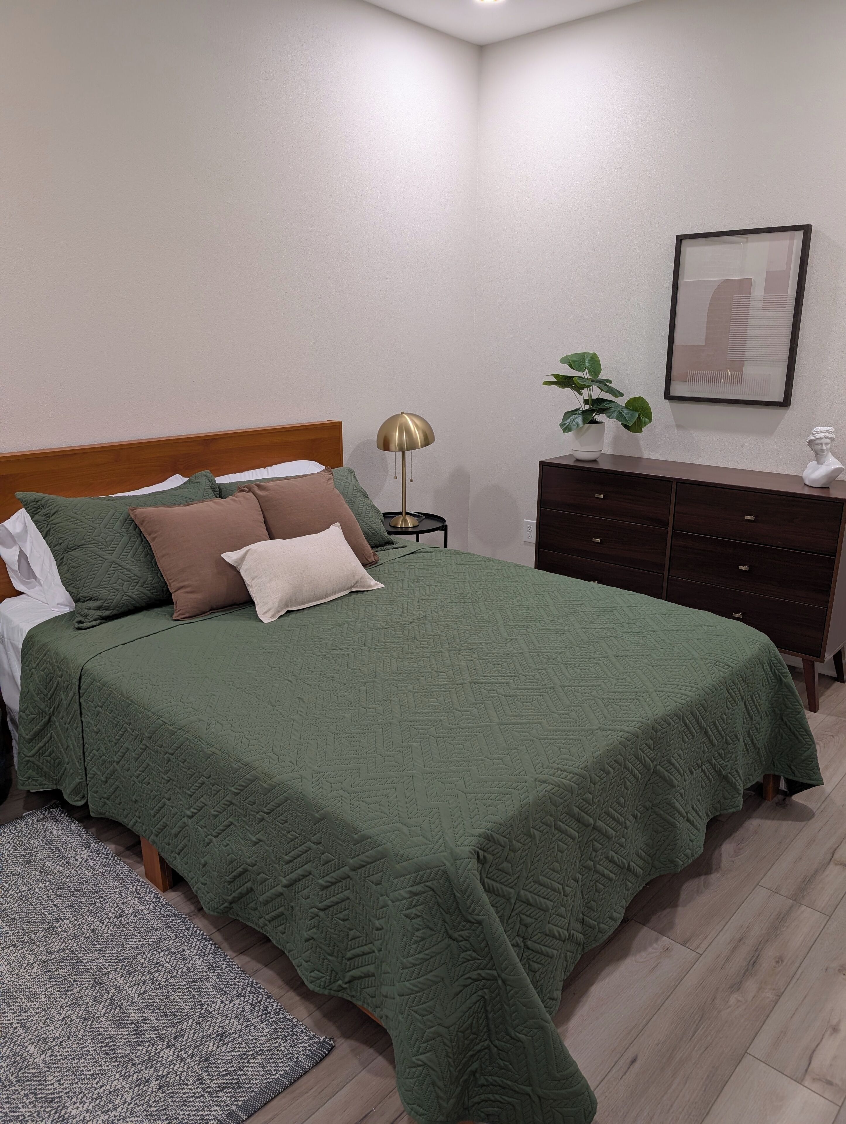 2 habitaciones, tabla de planchar con plancha y wifi gratis 