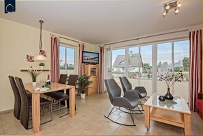 Dining - Vacation home Angela 1 - Cozy vacation home in the countryside - with fireplace, garden & (Korswandt)