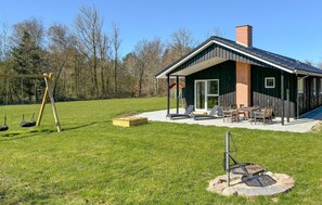 Outdoor dining - Beautiful home in Spøttrup with WiFi (Spøttrup)