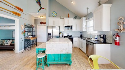 PP432 Shared Pool, Pet Friendly, Beautiful Sunsets, Charcoal Grill