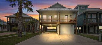 PP432 Shared Pool, Pet Friendly, Beautiful Sunsets, Charcoal Grill