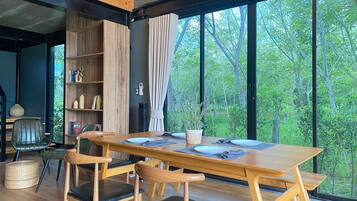 Deluxe Villa | Free WiFi, bed sheets