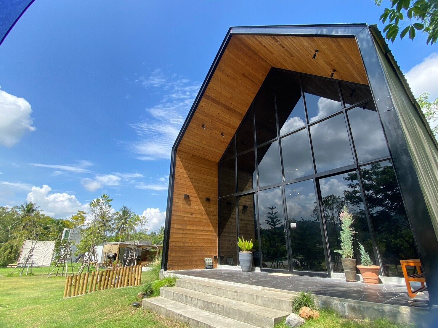 Deluxe Villa | Free WiFi, bed sheets