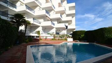 Apartamento | Piscina | Una piscina al aire libre