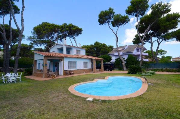 Villa | Pool | Indoor pool, outdoor pool