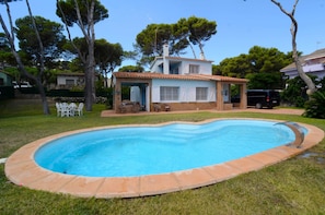 Villa | Pool | Indoor pool, outdoor pool