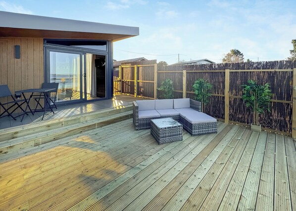 Unclassified image, 1 of 11, button