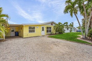 Exterior - 2/2 Property in St. James City, Pet Friendly, Fenced in Yard! (Saint James City)