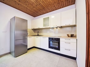 Oven, dishwasher