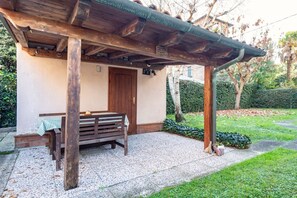 Terrace/patio - GuestHost - Cozy 2-Bedroom Stay at Lido di Venezia (Lido)