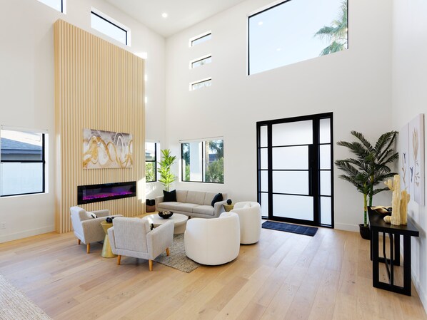 Interior - Nouveau - Sparkling Pool - Walk to Old Town (Scottsdale)