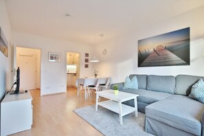 Unclassified image, 5 of 30, button