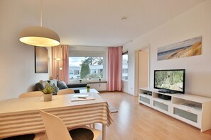 Unclassified image, 2 of 30, button