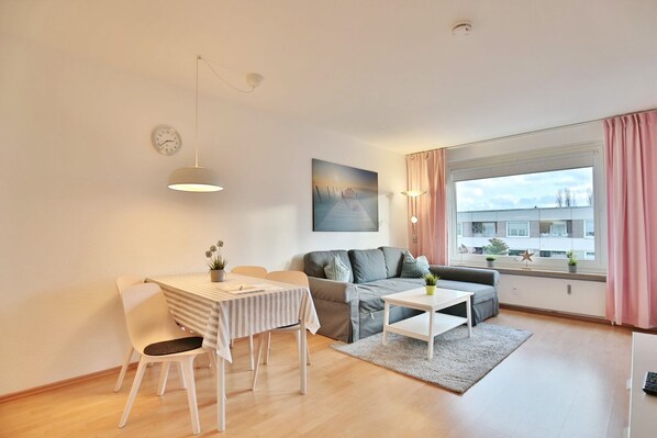 Unclassified image, 1 of 30, button