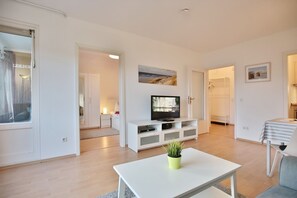 Unclassified image, 4 of 30, button