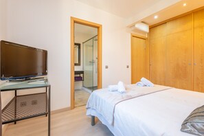 3 habitaciones, tabla de planchar con plancha y wifi gratis 