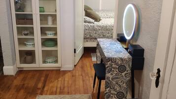 2 quartos, berço de viagem, Wi-Fi de cortesia, roupa de cama
