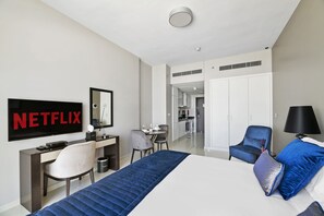 Room - Artesia - 409 Studio (Dubai)