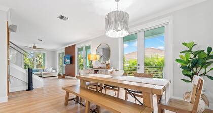 Luxurious 3-bedroom home with Pool and Dock in Key Colony Beach