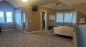 1 bedroom, in-room safe, desk, iron/ironing board